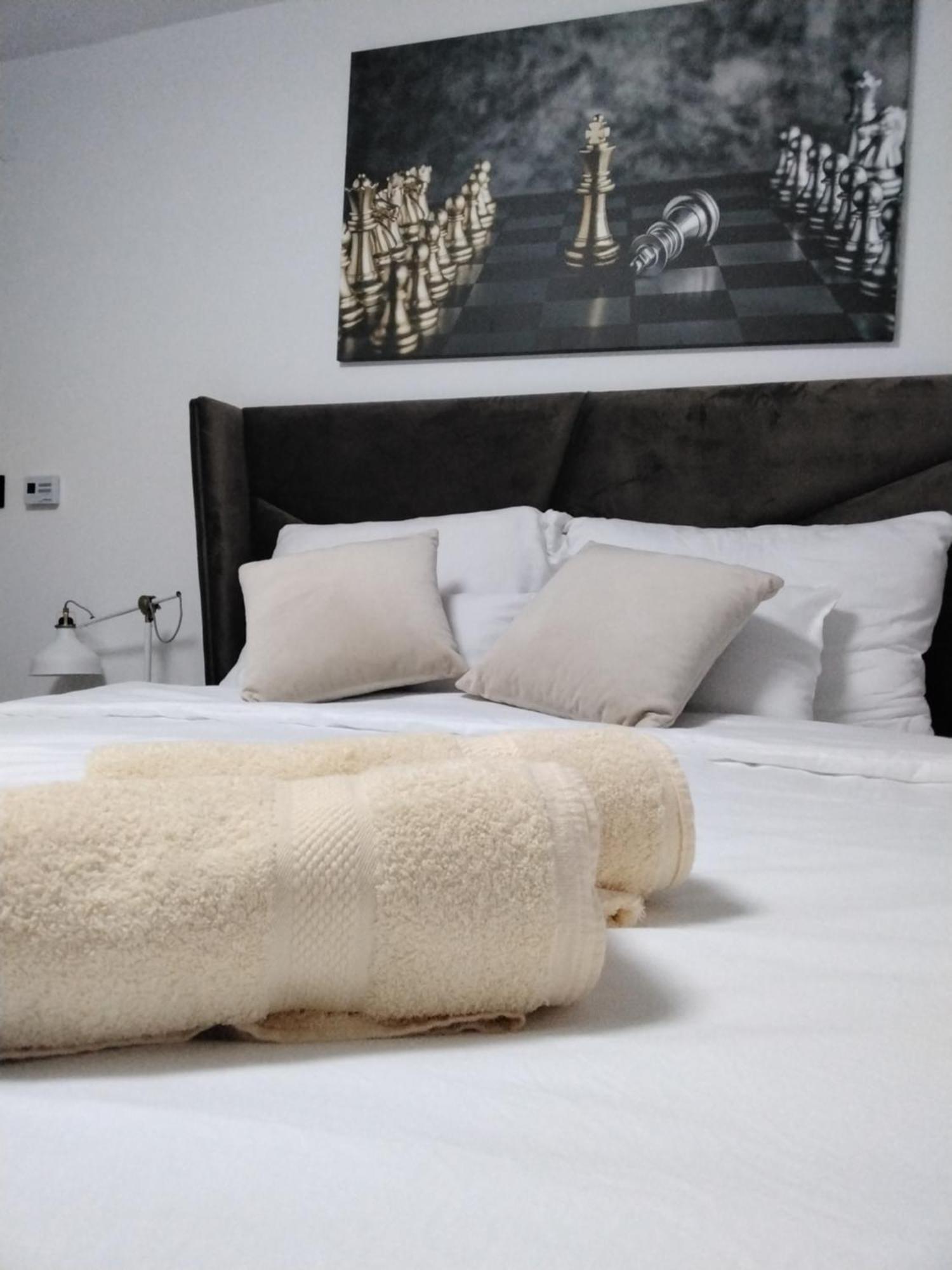 Sky Apartmani & Spa Leskovac  Phòng bức ảnh
