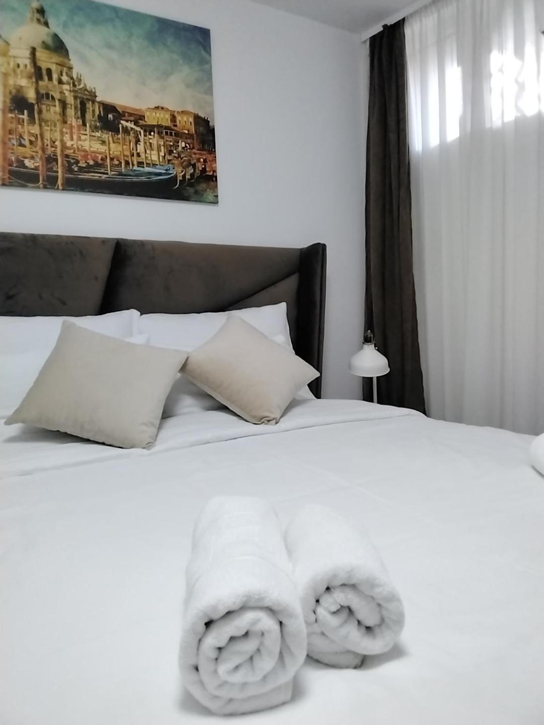 Sky Apartmani & Spa Leskovac  Phòng bức ảnh